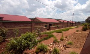 Huye: Abacitse ku icumu rya Jenoside yakorewe Abatutsi mu 1994 barishimira ko babonye icumbi