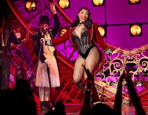 Megan The Stallion yakuwe ku rubyiniro ajyanwa kwa muganga