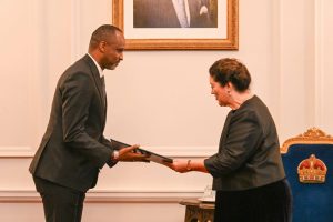 Amb Muhizi yatanze impapuro zo guhagararira u Rwanda muri Nouvelle Zélande