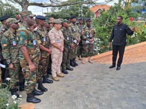 Abasirikare ba Afurika na Aziya bigiye ku Ntwari z’u Rwanda gusigasira amahoro