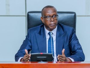 Dr. Bizimana yasubije Muyaya wigurukije kwibasira Abatutsi