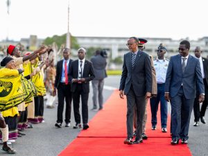 Perezida Kagame yageze i Nairobi muri Kenya mu nama ihuza Afurika n’u Bufaransa