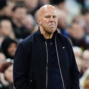 Liverpool yirukanye Arne Slot wari umutoza wayo