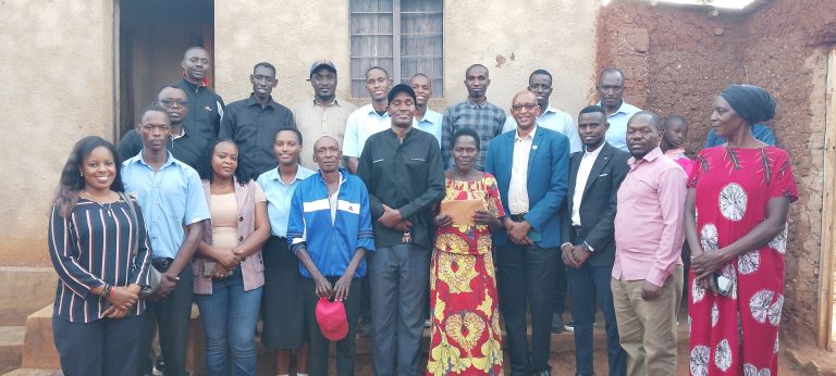 Kamonyi: Urubyiruko rwagobotse intwaza Mukakimenyi agarura icyizere cy’ubuzima