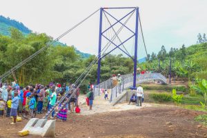 Nyabihu – Gakenke: Abaturage bishimira ikiraro cyo mu kirere bubakiwe kibahuza