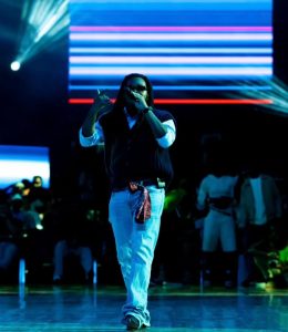 Olamide yasusurukije abitabiriye umukino wa nyuma wa BAL