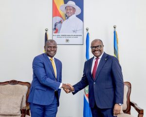 Minisitiri w’Intebe w’u Rwanda yagiye kwitabira irahira rya Perezida Museveni wa Uganda
