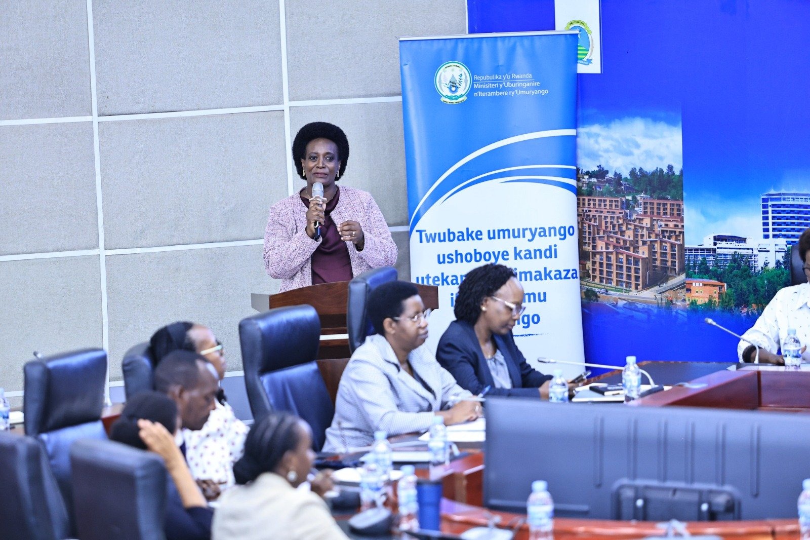 MIGEPROF yibukije ko ibibazo by’imiryango bitajyanwa ku mbuga nkoranyambaga
