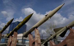 IRAN yateguje ko intambara izarenga Uburasirazuba bwo Hagati mu gihe USA yakongera kuyigabaho ibitero