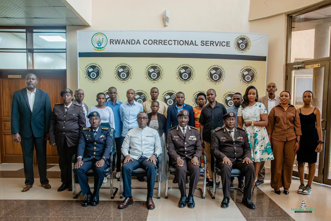 Muzabe abaturage beza, mufatanye nabo musanze kubaka Igihugu- Minisitiri Dr. Biruta