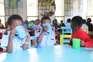 Gisagara: Abana 3 000 bo mu miryango yorojwe inka bavuye mu mirire mibi