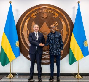 Perezida Kagame n’intumwa ya EU baganiriye ku mutekano w’Akarere