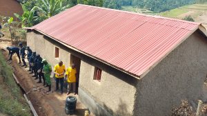 Nyaruguru: Arashimira ubuyobozi n’abaturage babakuye mu buzima bwo gusembera