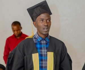 Ukwicuza k’umwarimu wigishaga ahishe inzoga mu itaburiya 