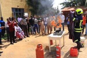 Bugesera: Polisi yahuguye abakora kwa muganga gukumira no kwirinda inkongi z’umuriro