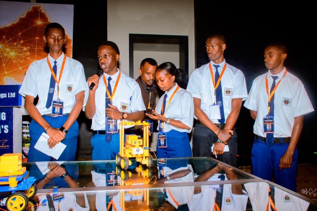 Habonetse izindi robots zizafasha&nbsp;&nbsp;abanyeshuri mu Rwanda&nbsp;