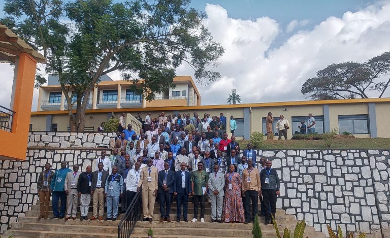 Umwiherero w’abagabo barenga 100 wabasigiye umukoro wo kubaka ingo zikomeye