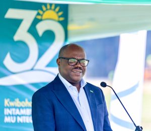 Kwibohora32: Minisitiri w’Intebe yashimye uruhare rwa Polisi n’Ingabo mu iterambere ry’abaturage