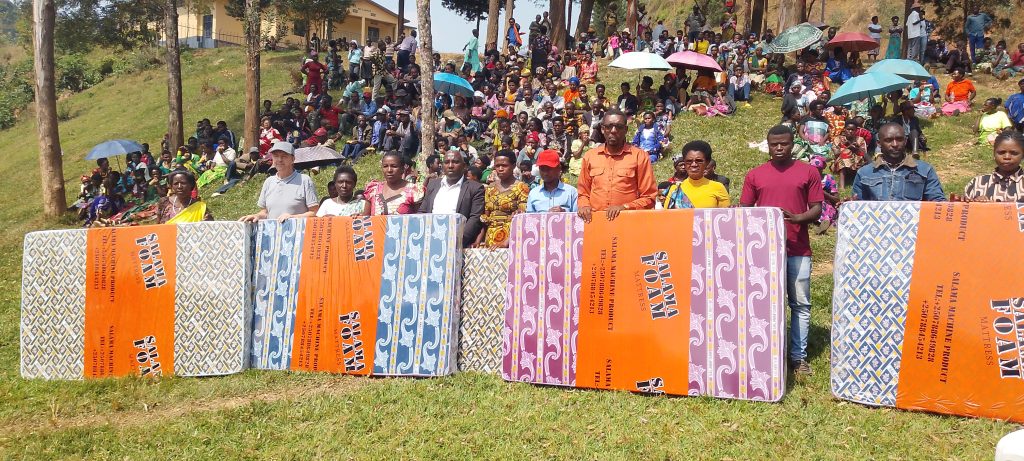 Kwibohora32: Bahaye matela 141 imiryango 40 itishoboye zifite agaciro karenga miliyoni 4Frw