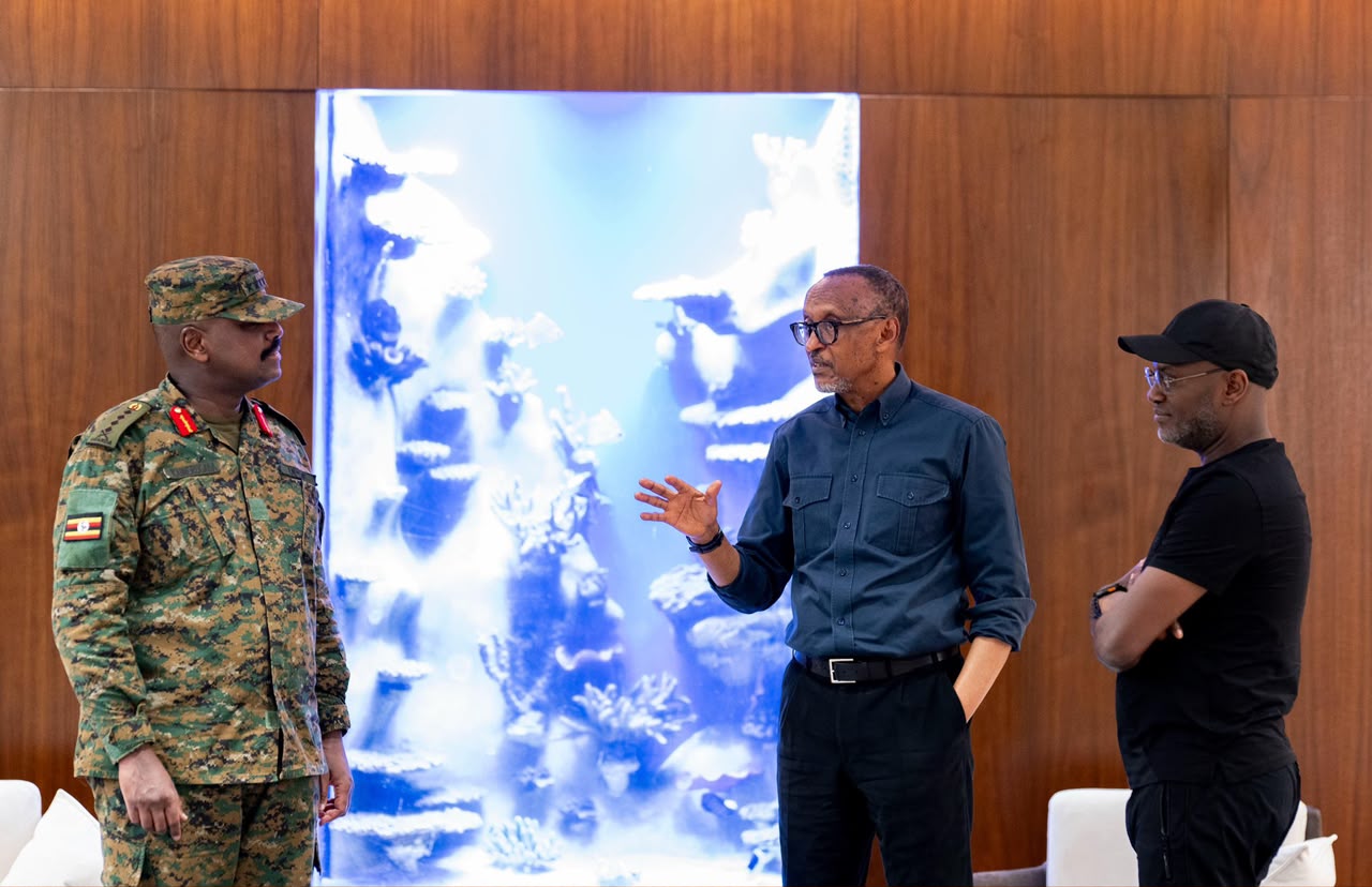 Perezida Kagame yakiriye Gen. Muhoozi Kainerugaba wasuye u Rwanda