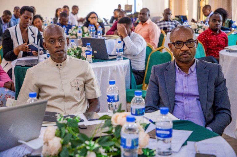 Huye: Abaturage 4 000 mu 6 000 bikuye mu bukene