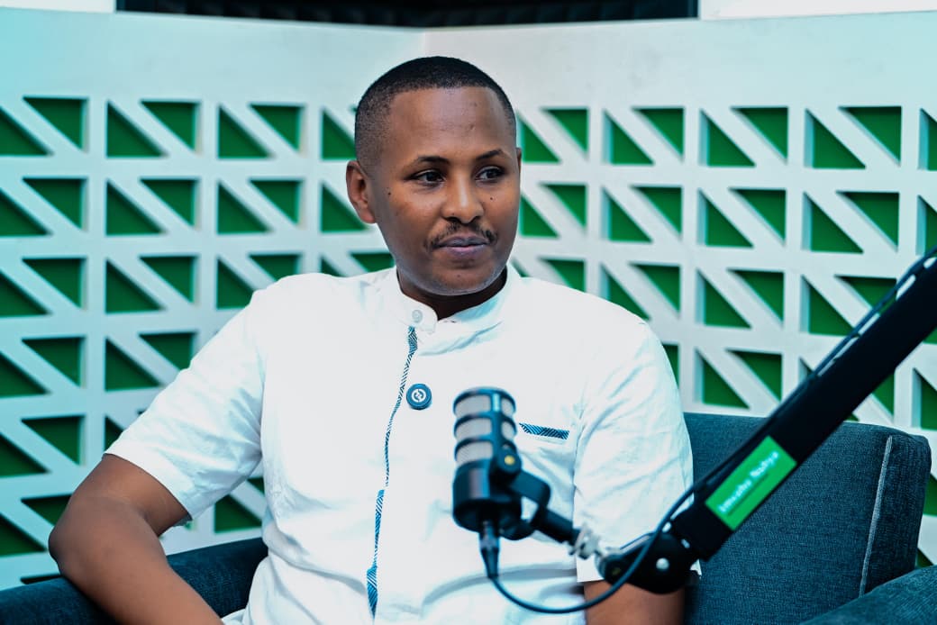 Abanyarwanda 96% bagerwaho na serivisi z’imari, 73% bakoresha ikoranabuhanga