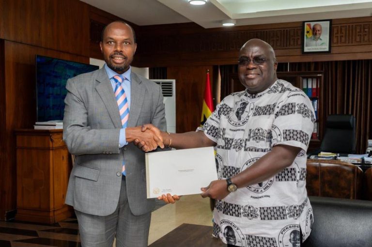 Perezida Kagame yoherereje ubutumwa John Dramani Mahama wa Ghana