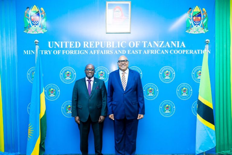 Minisitiri Nduhungirehe yatangiye uruzinduko rw’akazi muri Tanzania