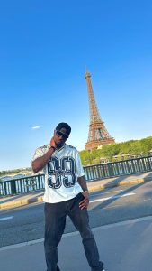 Peter Okoye yibasiwe nyuma y’uko yishimiye ko abana be bazi Igifaransa