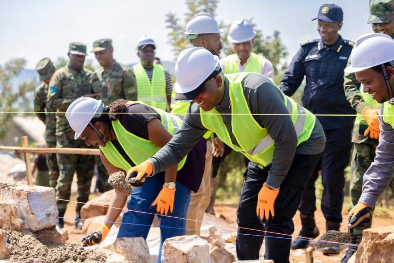 Kwibohora32: RDF na Polisi bubakiye abaturage ibikorwa bya miliyari 2,7 Frw 