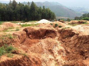 Kayonza: Abasore babiri bagwiriwe n’ikirombe,umwe arapfa
