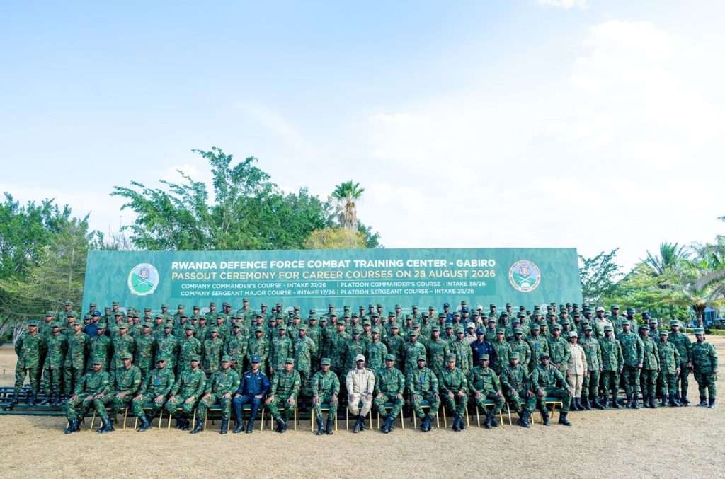 Ba ofisiye mu Ngabo z’u Rwanda basoje amasomo yo kuyobora abasirikare