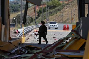 Colombia: Hagabwe ibitero nyuma y’umunsi umwe Perezida mushya arahiye