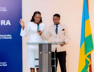 Abanyamakuru Hitimana Claude na Ishimwe Adelaïde ‘Ida’ basezeranye mu mategeko 