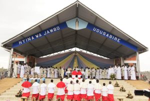 Abasaga 60 000 barizihiriza Asomusiyo i Kibeho
