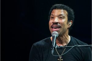 Lionel Richie akomeje kuremba