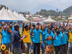 Abasaga 400 bahoze muri FDLR n’indi mitwe yitwaje intwaro batangiye ubuzima bushya