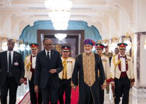 Perezida Kagame yakiriwe ku meza n’Umuyobozi w’Ikirenga wa Oman&nbsp;