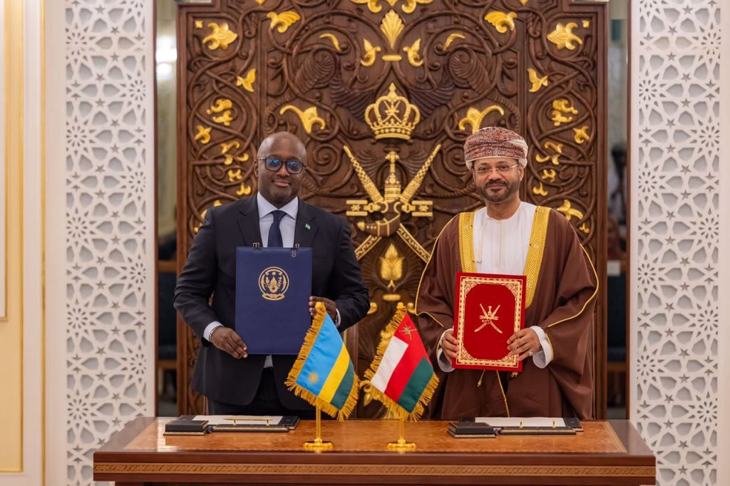 U Rwanda na Oman byasinyanye amasezerano umunani y’imikoranire