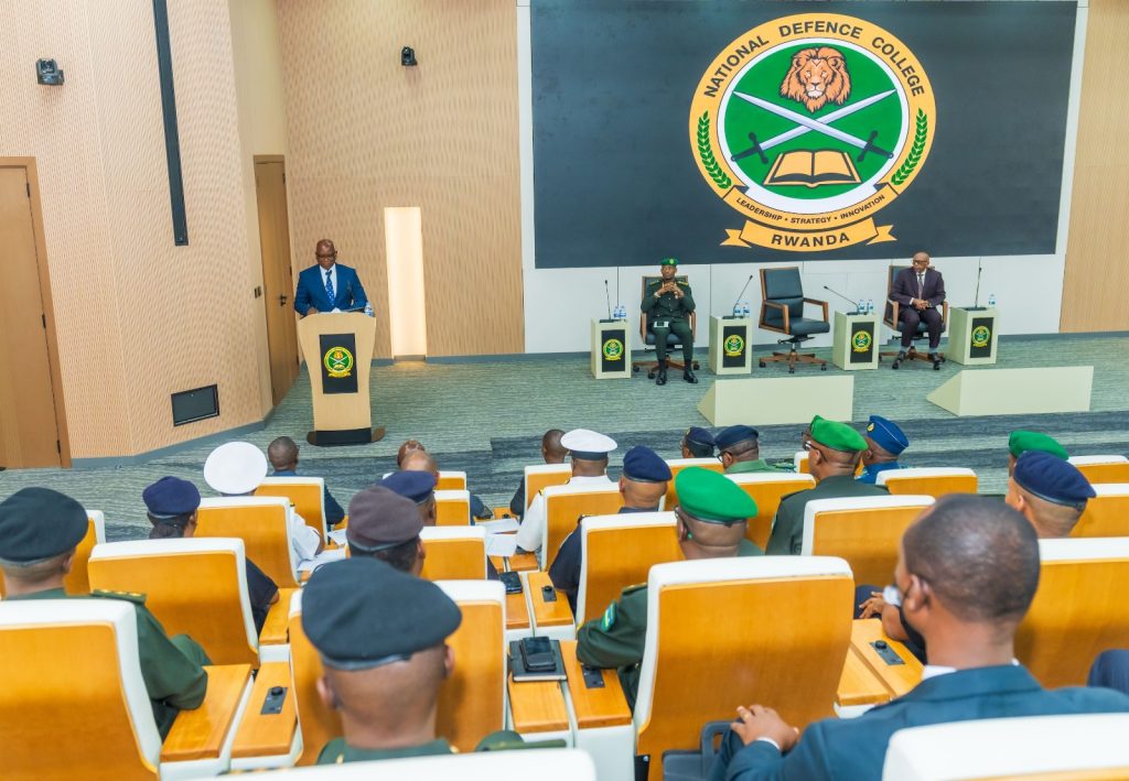 Minisitiri Marizamunda yatangije icyiciro cya mbere cy’amasomo ya Kaminuza y’u Rwanda ya Gisirikare