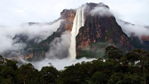 Menya Angel Falls, isumo rirerire ku Isi amazi amanukaho metero zirenga 900