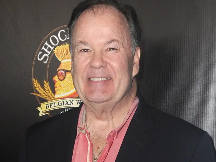 Umukinnyi wa filimi Dennis Haskins yitabye Imana ku myaka 75