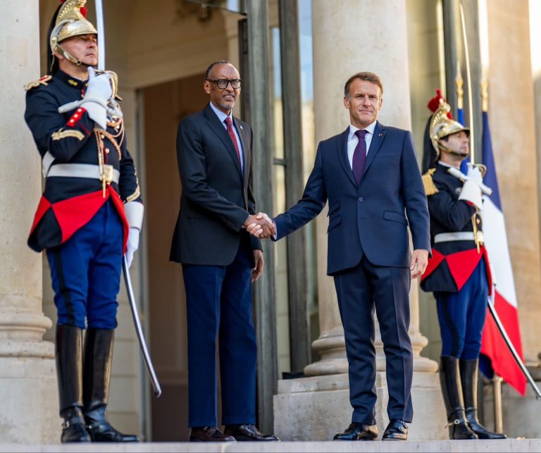 Perezida Kagame yakiriwe na Perezida Macron w’u Bufaransa