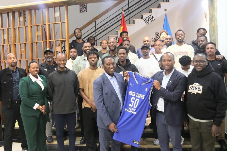 Amb. Lt Gen (Rtd) Karake yashimiye RSSB Tigers yahatannye muri ’FIBA Intercontinental Cup’