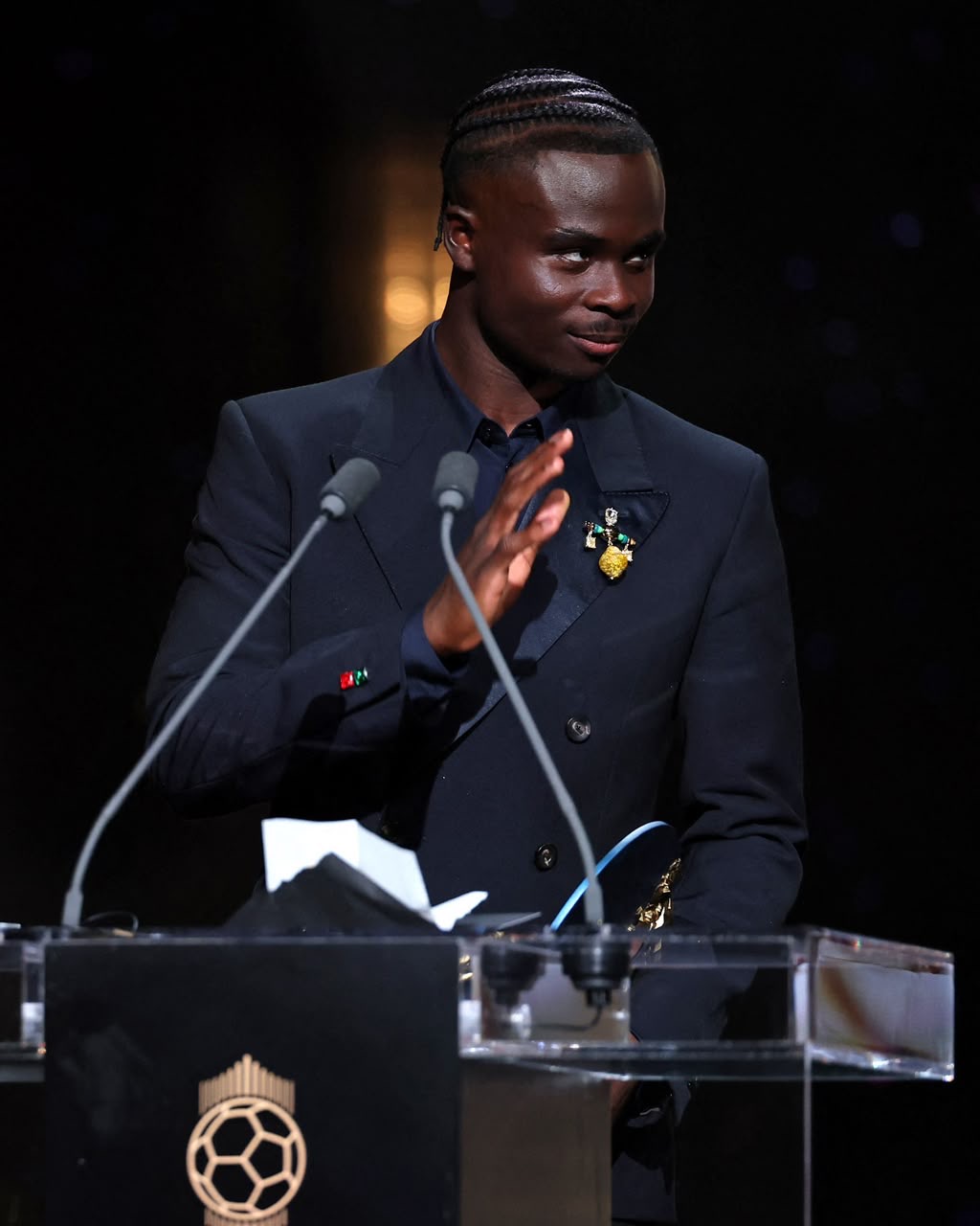 Bukayo Saka yasomye inkuru y’umwana wo mu Rwanda mu bihembo bya Ballon d’Or 2026