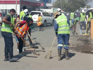 Mozambique: Abanyarwanda bakoze Umuganda w’amasaha 6 basukura Maputo