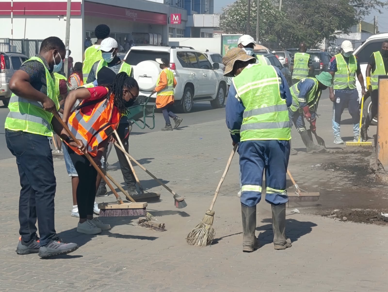 Mozambique: Abanyarwanda bakoze Umuganda w’amasaha 6 basukura Maputo
