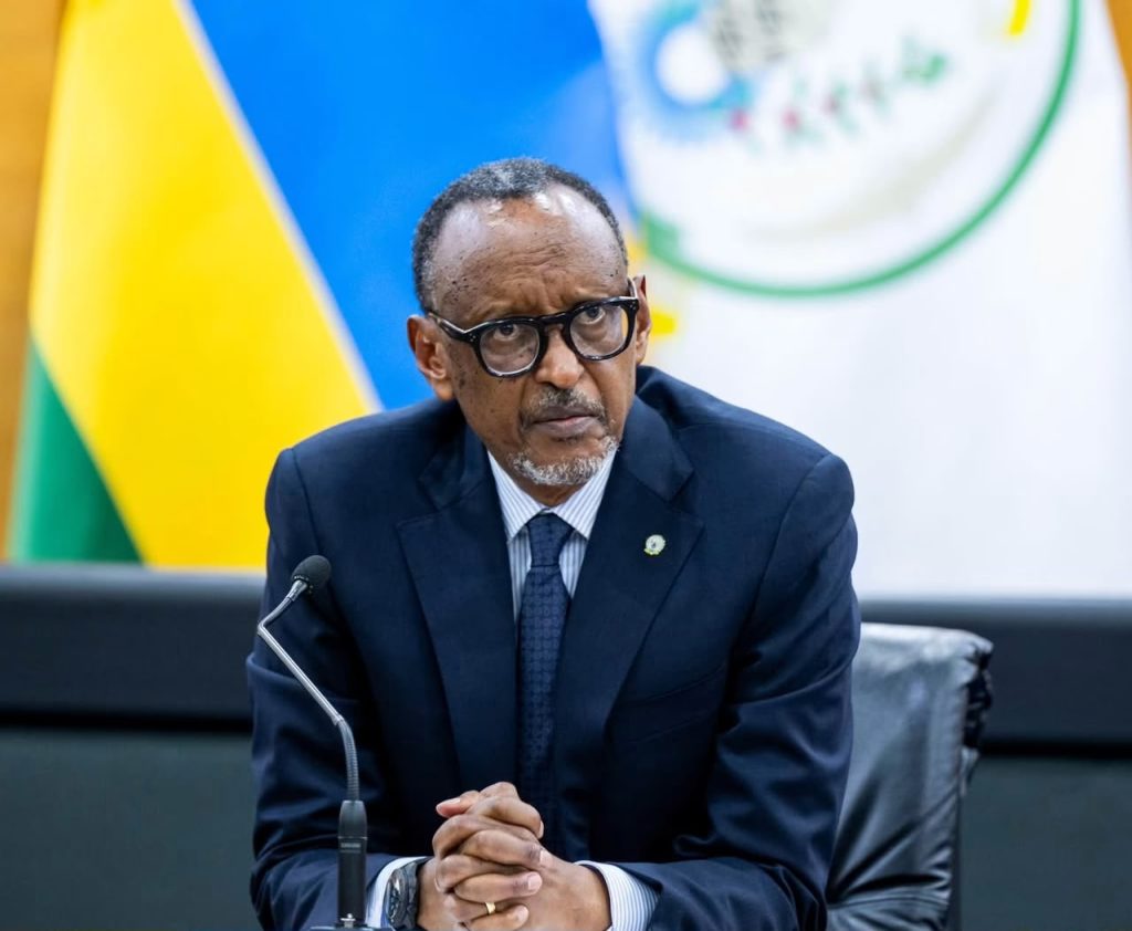 Perezida Kagame yasabye abayobozi kunoza inshingano bazijyanisha n’ibihe bigezweho