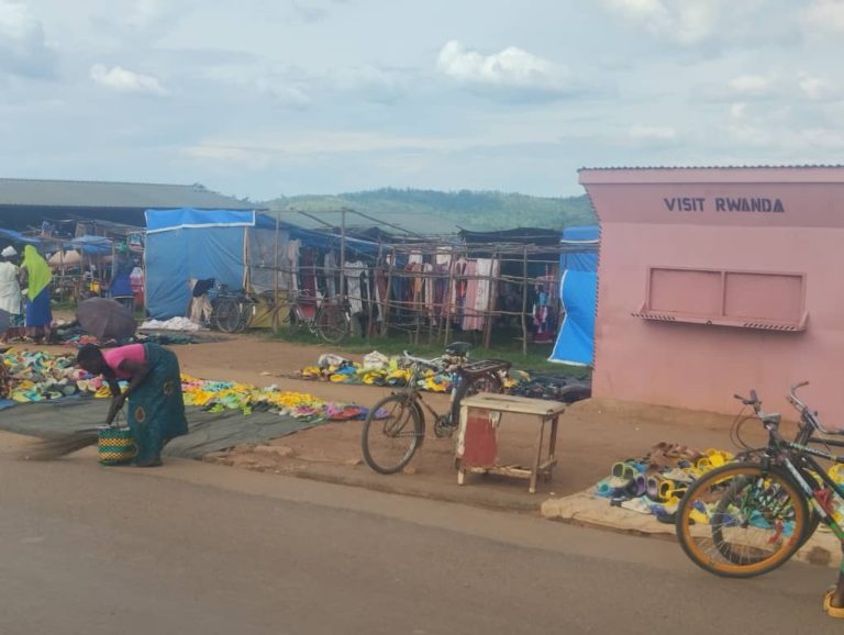 Gatsibo: Bagowe no gucururiza hasi muri santeri irimo gutera imbere&nbsp;