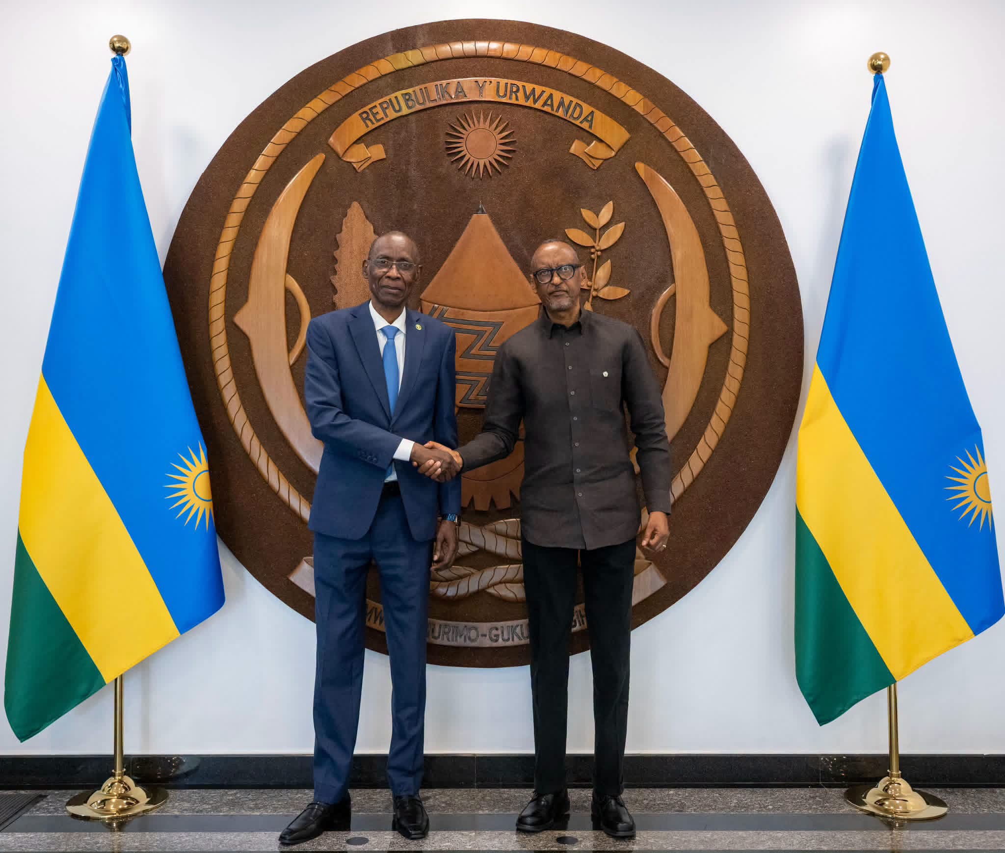 Perezida Kagame na Cheikh Niang baganiriye ku mubano w’u Rwanda na Senegal